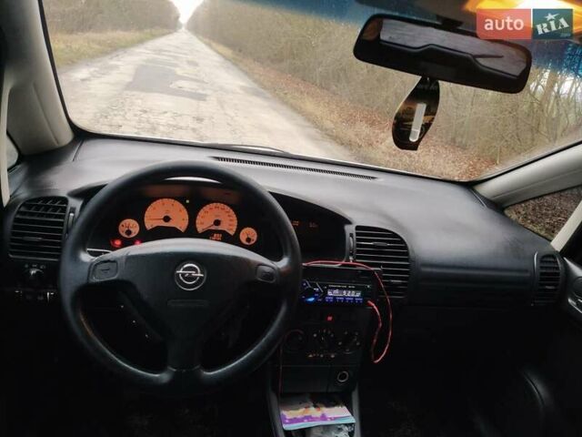 Серый Опель Зафира, объемом двигателя 1.8 л и пробегом 238 тыс. км за 4300 $, фото 5 на Automoto.ua