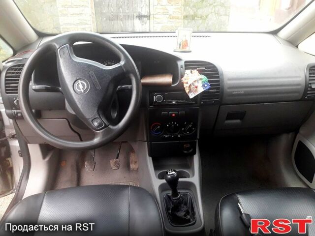 Серый Опель Зафира, объемом двигателя 2 л и пробегом 300 тыс. км за 3500 $, фото 4 на Automoto.ua