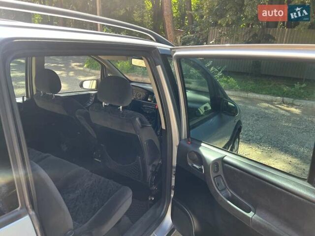 Серый Опель Зафира, объемом двигателя 2.2 л и пробегом 338 тыс. км за 3200 $, фото 11 на Automoto.ua