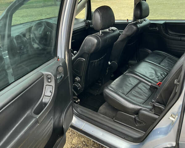 Сірий Опель Зафіра, об'ємом двигуна 2.2 л та пробігом 347 тис. км за 2600 $, фото 9 на Automoto.ua