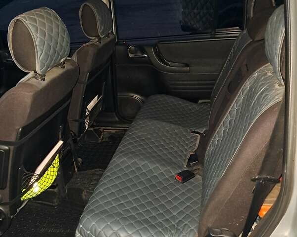 Серый Опель Зафира, объемом двигателя 2 л и пробегом 338 тыс. км за 4300 $, фото 5 на Automoto.ua