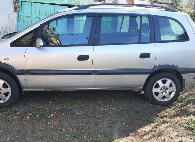 Серый Опель Зафира, объемом двигателя 2 л и пробегом 380 тыс. км за 1670 $, фото 1 на Automoto.ua