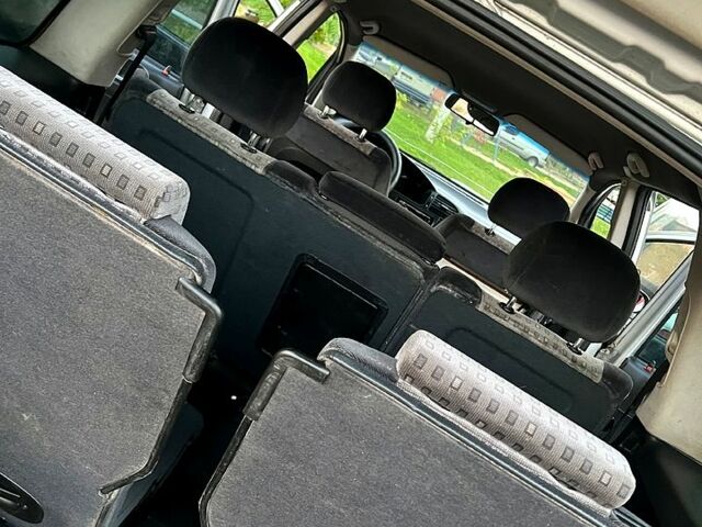 Серый Опель Зафира, объемом двигателя 2.2 л и пробегом 370 тыс. км за 2950 $, фото 4 на Automoto.ua