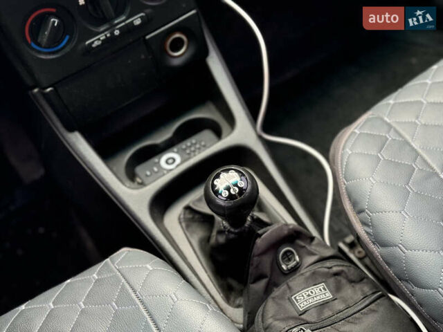 Серый Опель Зафира, объемом двигателя 2 л и пробегом 340 тыс. км за 3900 $, фото 18 на Automoto.ua