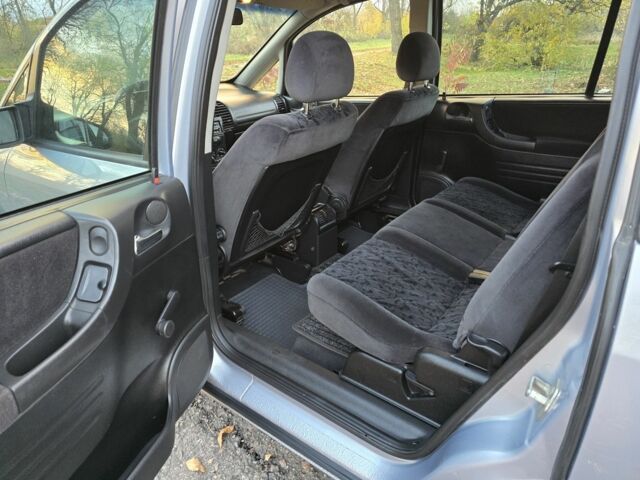 Серый Опель Зафира, объемом двигателя 1.8 л и пробегом 468 тыс. км за 3899 $, фото 14 на Automoto.ua