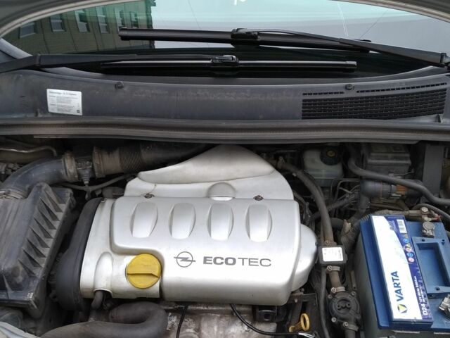 Серый Опель Зафира, объемом двигателя 1.8 л и пробегом 302 тыс. км за 3300 $, фото 3 на Automoto.ua