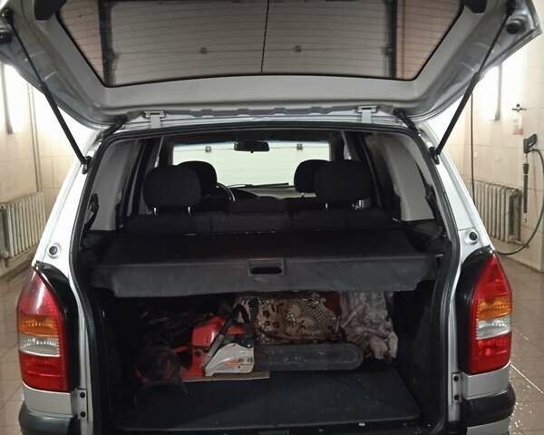 Серый Опель Зафира, объемом двигателя 2 л и пробегом 337 тыс. км за 3799 $, фото 8 на Automoto.ua