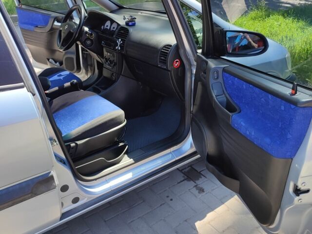 Сірий Опель Зафіра, об'ємом двигуна 2.2 л та пробігом 318 тис. км за 1800 $, фото 9 на Automoto.ua