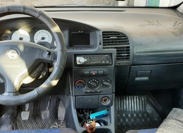 Серый Опель Зафира, объемом двигателя 2 л и пробегом 380 тыс. км за 1670 $, фото 2 на Automoto.ua