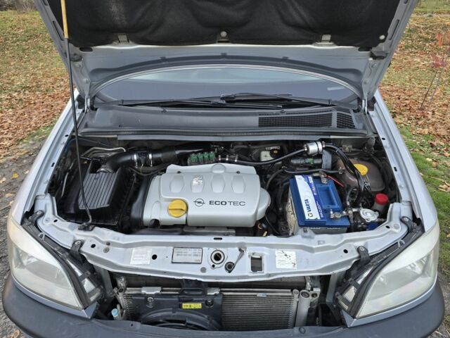 Серый Опель Зафира, объемом двигателя 1.8 л и пробегом 468 тыс. км за 3899 $, фото 18 на Automoto.ua