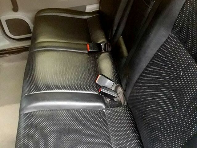 Серый Опель Зафира, объемом двигателя 2 л и пробегом 300 тыс. км за 3500 $, фото 6 на Automoto.ua