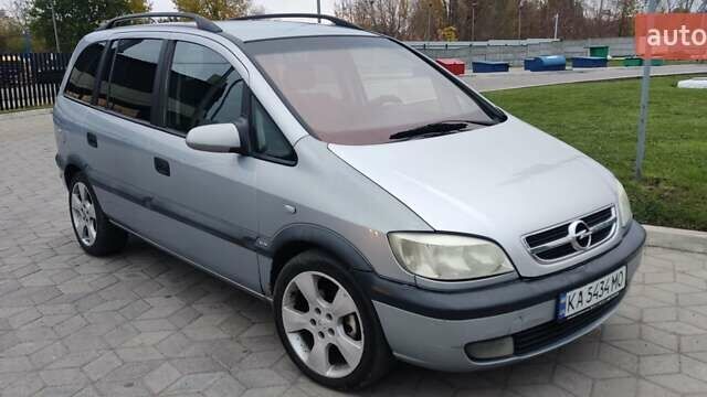 Серый Опель Зафира, объемом двигателя 2.2 л и пробегом 300 тыс. км за 3000 $, фото 7 на Automoto.ua