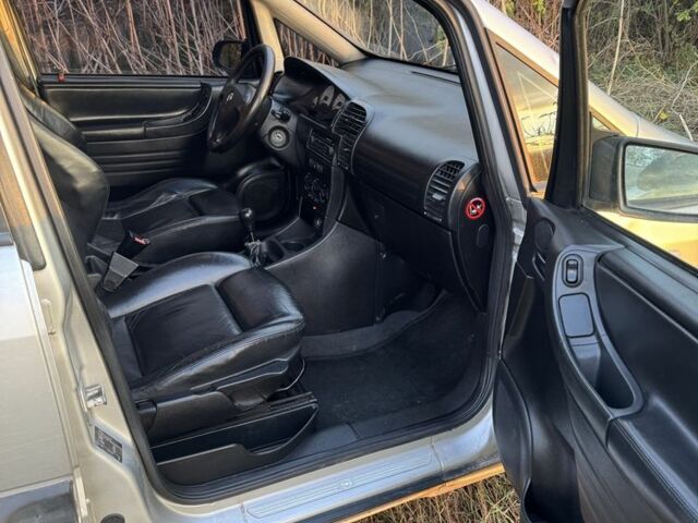 Серый Опель Зафира, объемом двигателя 2.2 л и пробегом 280 тыс. км за 2600 $, фото 8 на Automoto.ua