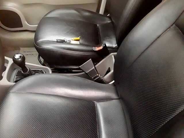 Серый Опель Зафира, объемом двигателя 2 л и пробегом 300 тыс. км за 3500 $, фото 5 на Automoto.ua