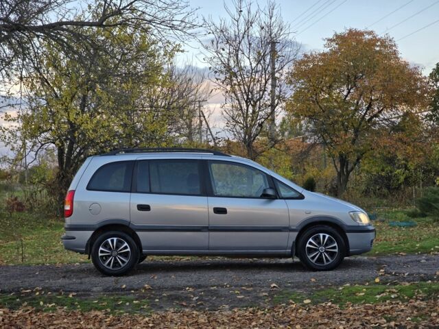 Серый Опель Зафира, объемом двигателя 1.8 л и пробегом 468 тыс. км за 3899 $, фото 3 на Automoto.ua