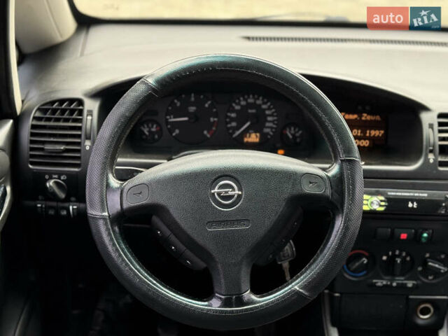 Серый Опель Зафира, объемом двигателя 2 л и пробегом 340 тыс. км за 3900 $, фото 10 на Automoto.ua