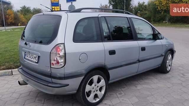 Серый Опель Зафира, объемом двигателя 2.2 л и пробегом 300 тыс. км за 3000 $, фото 9 на Automoto.ua