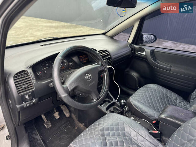 Серый Опель Зафира, объемом двигателя 2 л и пробегом 340 тыс. км за 3900 $, фото 12 на Automoto.ua