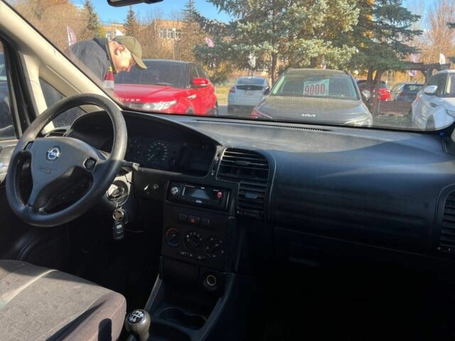 Серый Опель Зафира, объемом двигателя 1.8 л и пробегом 425 тыс. км за 3500 $, фото 16 на Automoto.ua