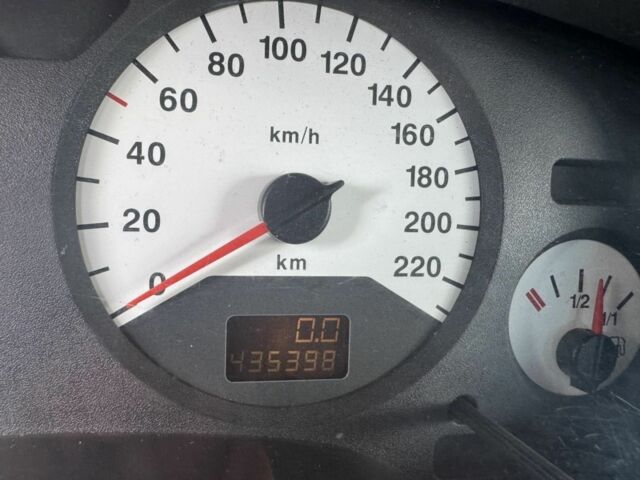 Серый Опель Зафира, объемом двигателя 2 л и пробегом 380 тыс. км за 1670 $, фото 9 на Automoto.ua