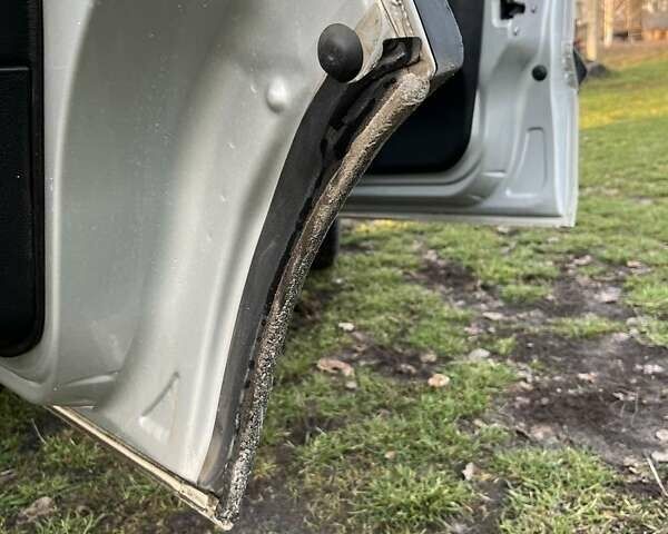 Серый Опель Зафира, объемом двигателя 2 л и пробегом 360 тыс. км за 3850 $, фото 9 на Automoto.ua