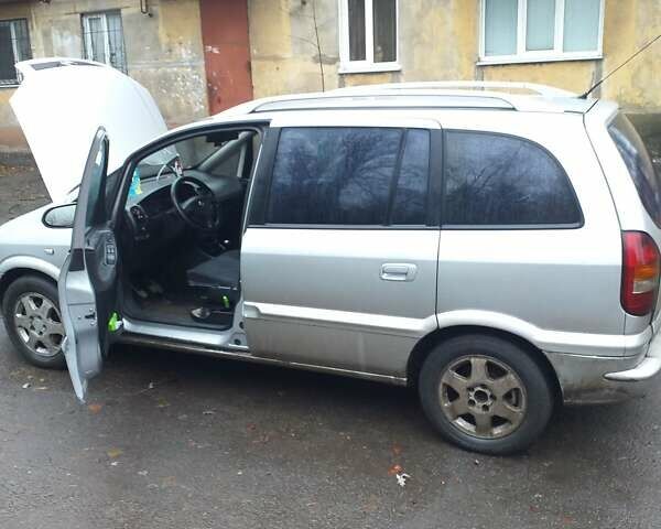 Сірий Опель Зафіра, об'ємом двигуна 2.2 л та пробігом 300 тис. км за 4000 $, фото 3 на Automoto.ua