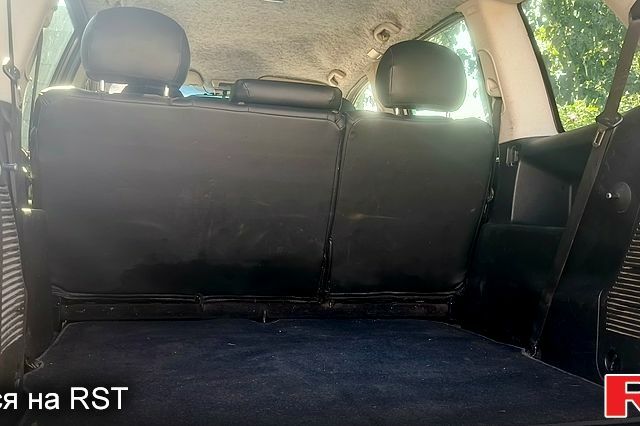 Серый Опель Зафира, объемом двигателя 2 л и пробегом 450 тыс. км за 4000 $, фото 2 на Automoto.ua