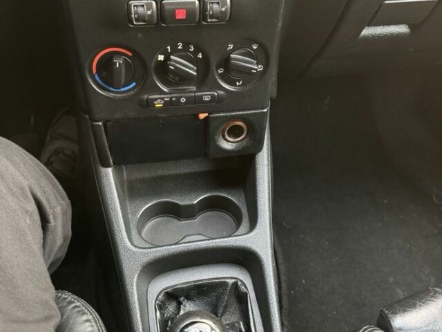 Серый Опель Зафира, объемом двигателя 2 л и пробегом 278 тыс. км за 2600 $, фото 1 на Automoto.ua