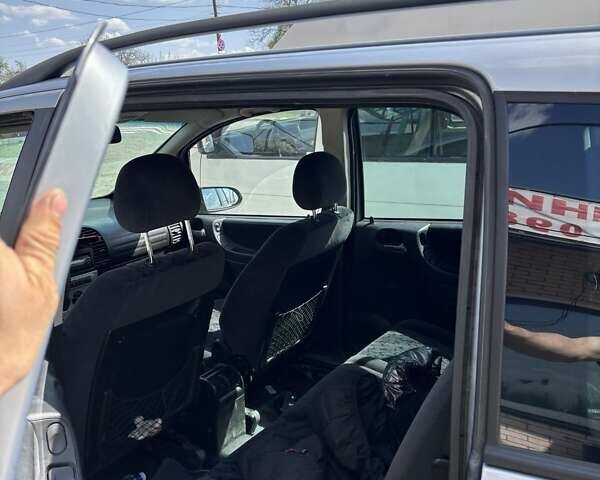 Опель Зафира 2002 в Житомире на Automoto.ua Серый Опель Зафира, объемом двигателя 1.6 л и пробегом 300 тыс. км за 3300 $, фото 5 на Automoto.ua