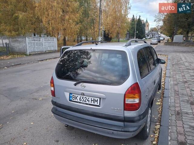 Серый Опель Зафира, объемом двигателя 2 л и пробегом 317 тыс. км за 4000 $, фото 3 на Automoto.ua