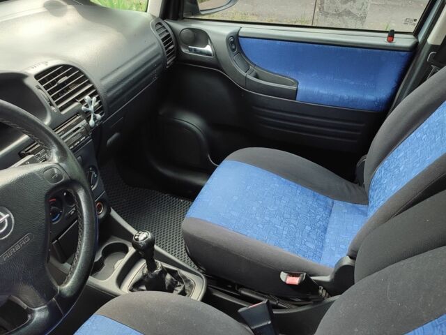 Сірий Опель Зафіра, об'ємом двигуна 2.2 л та пробігом 318 тис. км за 1800 $, фото 5 на Automoto.ua