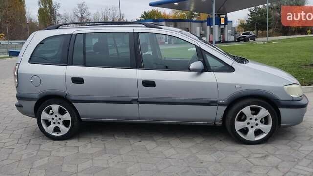 Серый Опель Зафира, объемом двигателя 2.2 л и пробегом 300 тыс. км за 3000 $, фото 8 на Automoto.ua