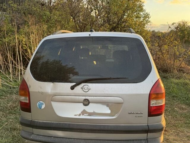Серый Опель Зафира, объемом двигателя 2.2 л и пробегом 280 тыс. км за 2600 $, фото 1 на Automoto.ua