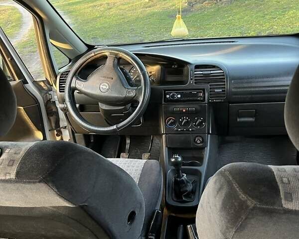 Серый Опель Зафира, объемом двигателя 2 л и пробегом 360 тыс. км за 3850 $, фото 14 на Automoto.ua