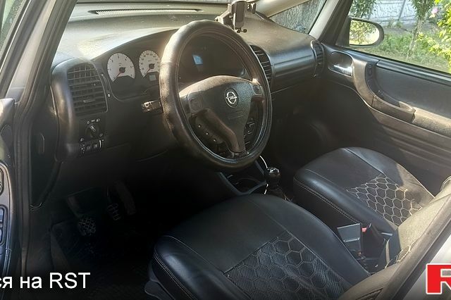 Серый Опель Зафира, объемом двигателя 2 л и пробегом 450 тыс. км за 4000 $, фото 4 на Automoto.ua