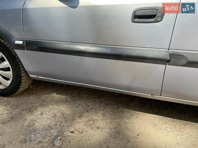 Серый Опель Зафира, объемом двигателя 2.2 л и пробегом 338 тыс. км за 3200 $, фото 5 на Automoto.ua