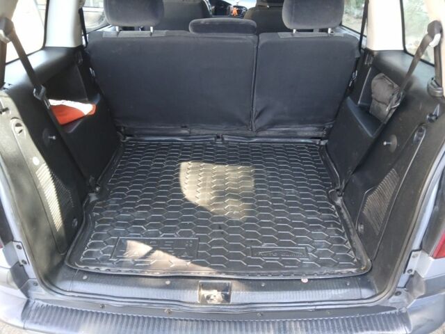 Серый Опель Зафира, объемом двигателя 2 л и пробегом 284 тыс. км за 4000 $, фото 7 на Automoto.ua