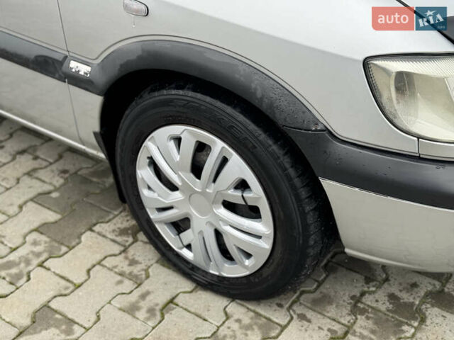 Серый Опель Зафира, объемом двигателя 2 л и пробегом 340 тыс. км за 3900 $, фото 9 на Automoto.ua