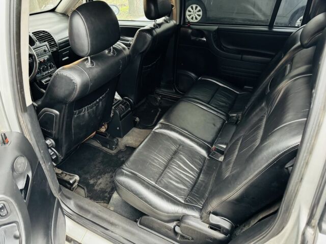 Серый Опель Зафира, объемом двигателя 2 л и пробегом 227 тыс. км за 2250 $, фото 9 на Automoto.ua