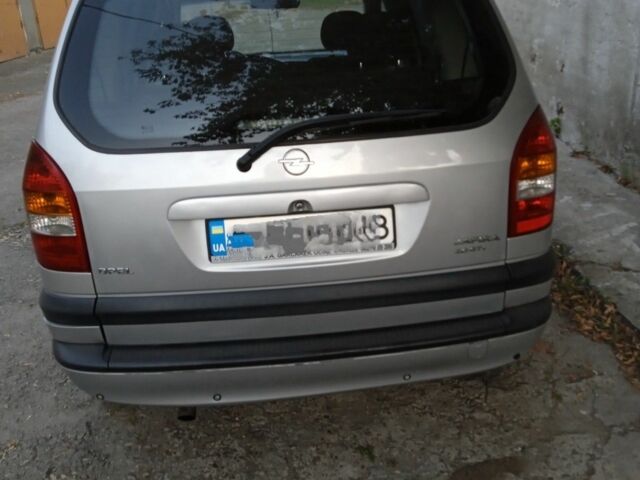 Серый Опель Зафира, объемом двигателя 2 л и пробегом 280 тыс. км за 4000 $, фото 2 на Automoto.ua