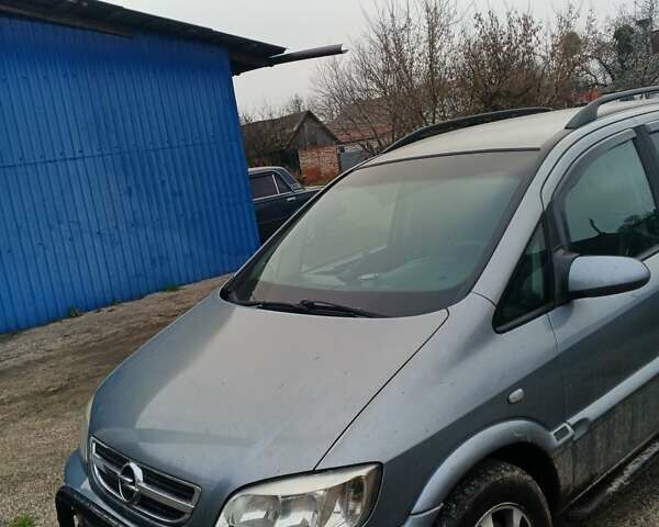 Серый Опель Зафира, объемом двигателя 2.2 л и пробегом 400 тыс. км за 4000 $, фото 7 на Automoto.ua