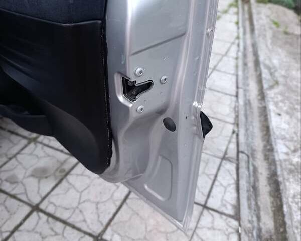 Сірий Опель Зафіра, об'ємом двигуна 1.8 л та пробігом 252 тис. км за 4700 $, фото 6 на Automoto.ua