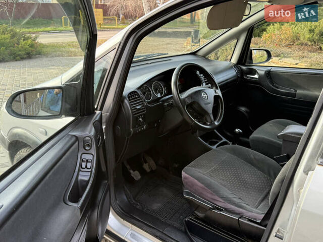 Серый Опель Зафира, объемом двигателя 1.8 л и пробегом 280 тыс. км за 4000 $, фото 9 на Automoto.ua