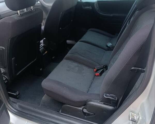 Сірий Опель Зафіра, об'ємом двигуна 1.8 л та пробігом 252 тис. км за 4700 $, фото 23 на Automoto.ua