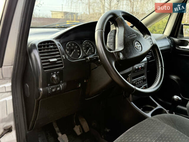 Серый Опель Зафира, объемом двигателя 1.8 л и пробегом 280 тыс. км за 4000 $, фото 8 на Automoto.ua