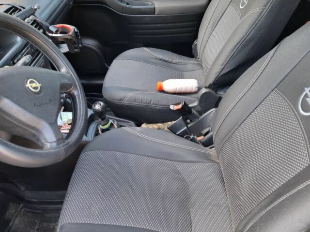 Серый Опель Зафира, объемом двигателя 2 л и пробегом 315 тыс. км за 2700 $, фото 5 на Automoto.ua