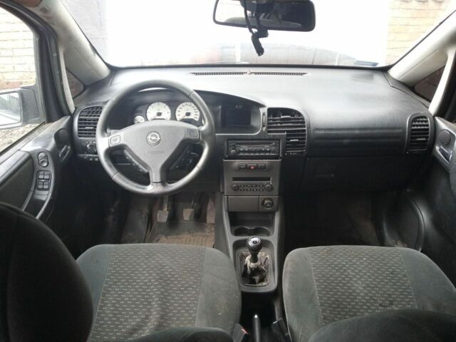 Сірий Опель Зафіра, об'ємом двигуна 2 л та пробігом 255 тис. км за 1000 $, фото 4 на Automoto.ua