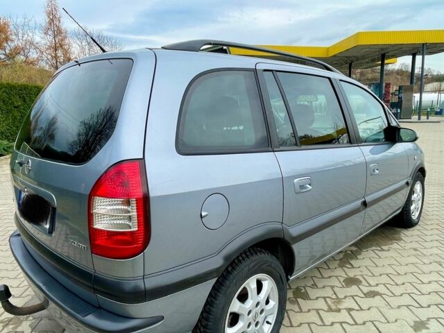 Серый Опель Зафира, объемом двигателя 2 л и пробегом 310 тыс. км за 2150 $, фото 1 на Automoto.ua