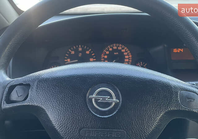 Сірий Опель Зафіра, об'ємом двигуна 2 л та пробігом 211 тис. км за 4300 $, фото 19 на Automoto.ua