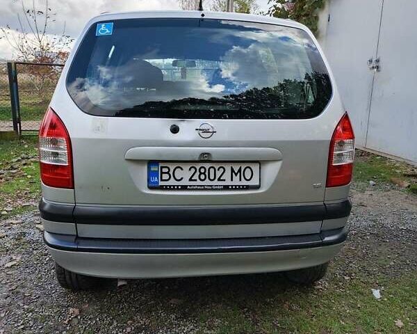 Серый Опель Зафира, объемом двигателя 1.8 л и пробегом 200 тыс. км за 4800 $, фото 2 на Automoto.ua